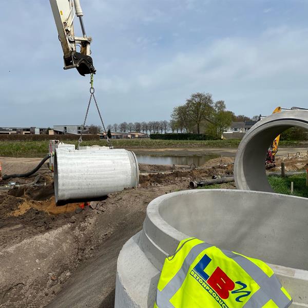 Blauwe Ader Someren 'ALS ELKE DRUPPEL TELT' | LBN Betonproducten B.V.