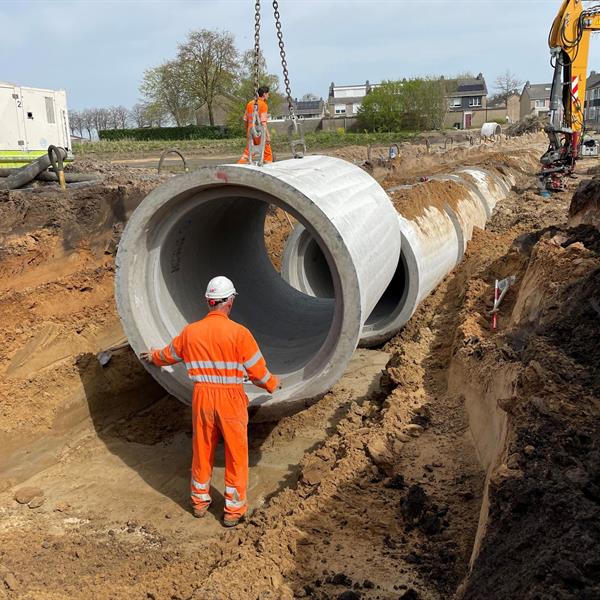 Blauwe Ader Someren 'ALS ELKE DRUPPEL TELT' | LBN Betonproducten B.V.